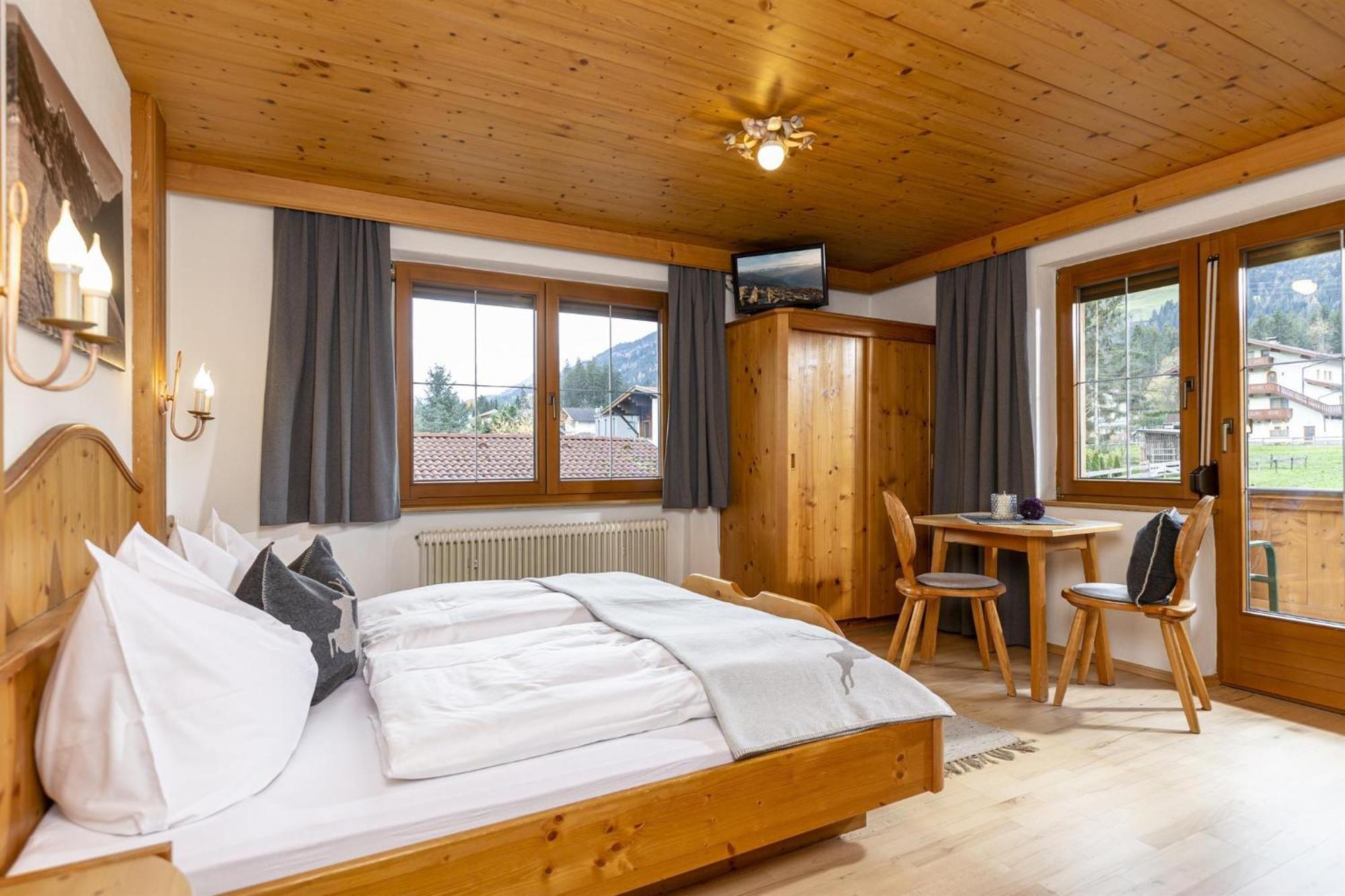 Haus Jochler Apartment Рид им Цилертал Стая снимка