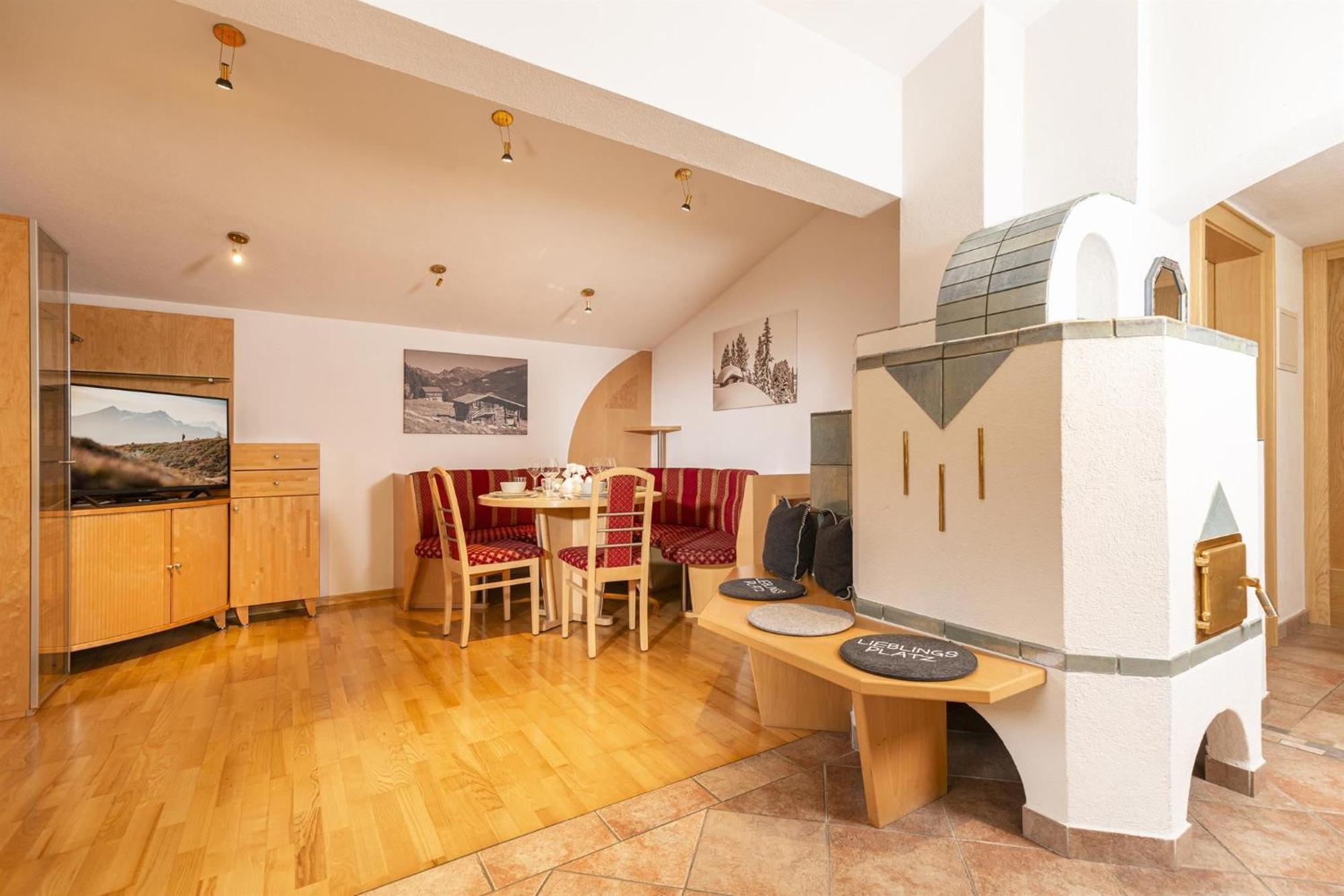 Haus Jochler Apartment Рид им Цилертал Стая снимка